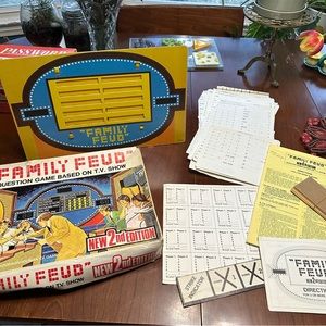 Family Feud Gameshow Milton Bradley Board Game 2nd Edition 1977